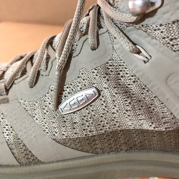 Women’s Keen Waterproof Hiking Boots size US 7/ EU 37.5 - Picture 8 of 15